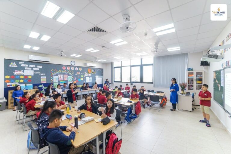 Học phí Vinschool Hóc Môn & Đánh giá Chương trình Học tập