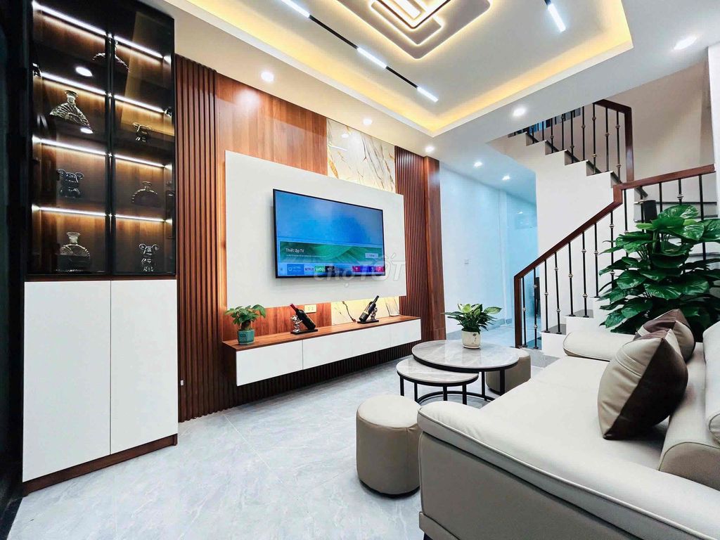 ️ Nhà phố 3 tầng - Bê tông cốt thép, hoàn thiện đẹp